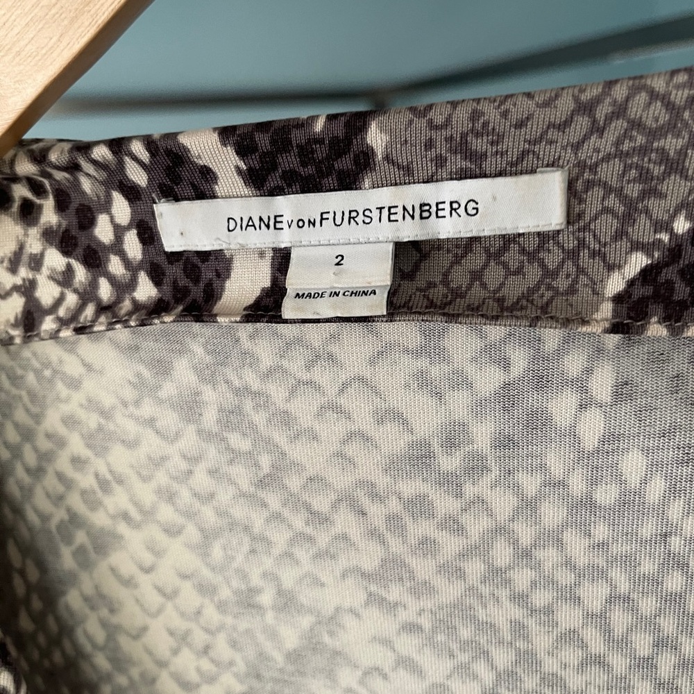 Euc Dvf Furstenberg Snakeprint Python Julian 2 - image 3